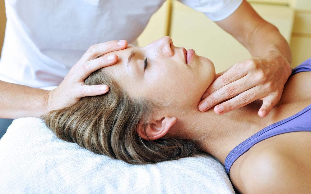 Cranio-Sacrale Therapie: Mit sanften Berührungen Blockaden lösen