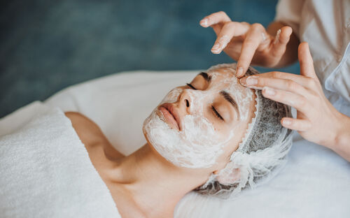 Retinol Peel: Vitamin A-Booster für reine, straffe Haut