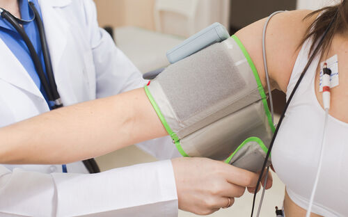 Belastungs-EKG: Wann ist es sinnvoll – und wie läuft es ab?