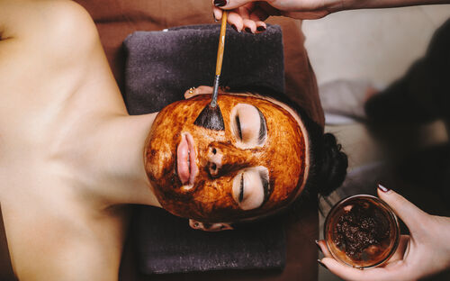 max & me: Sanfte Hautbehandlungen mit Wiener Naturkosmetik