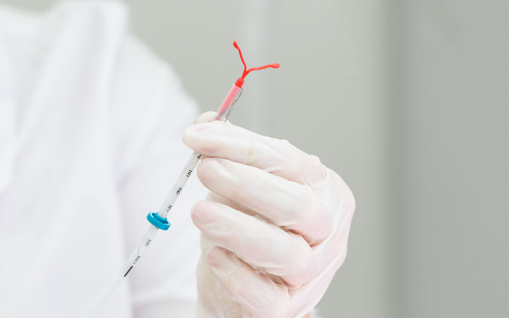 Kurznarkose: Schmerzfreies Einsetzen der Spirale bei Woman & Health